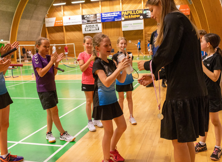 Præmieoverrækkelse ved Amagermesterskaber i Badminton 2021 i NBK